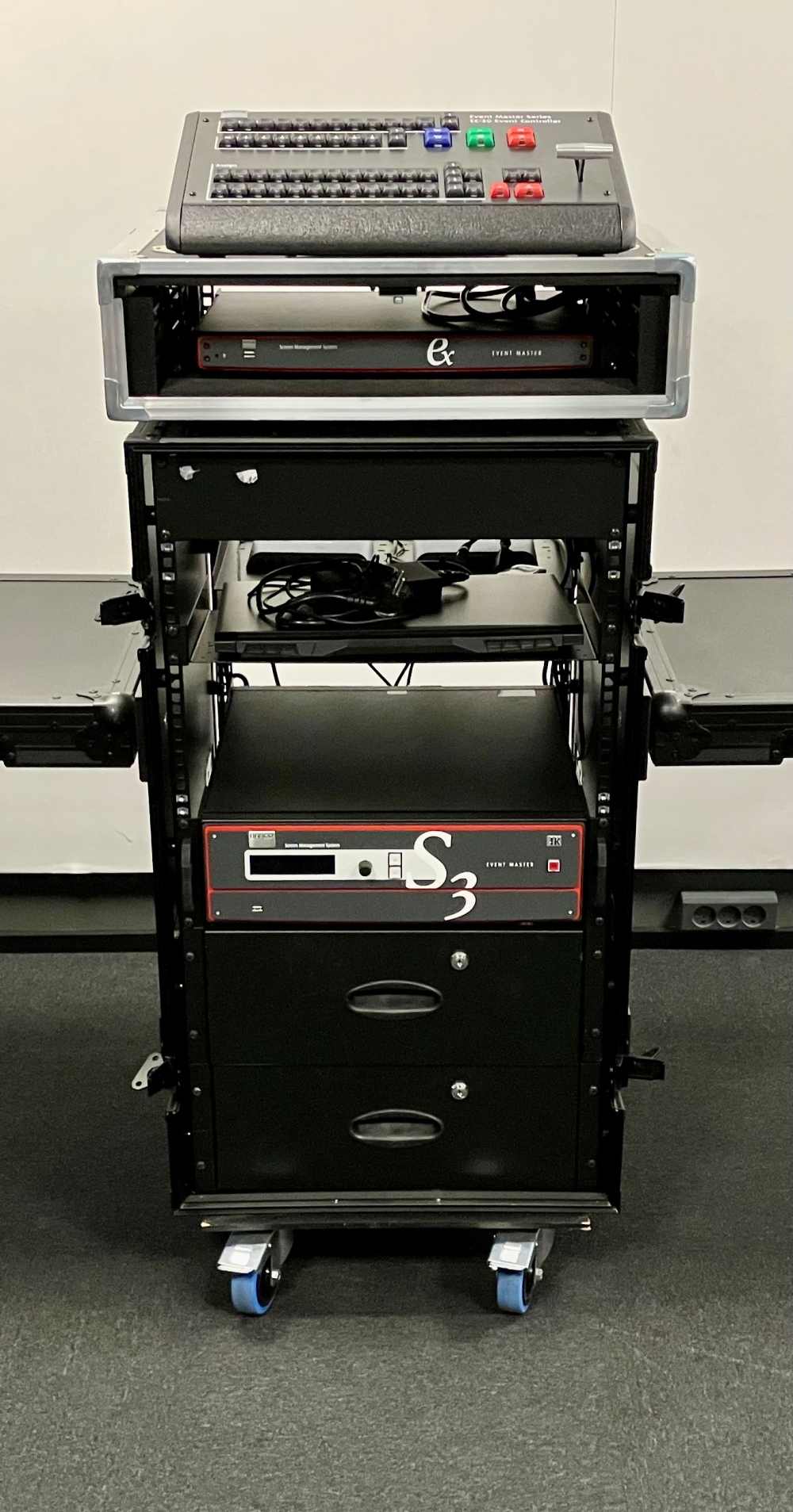 Barco Event Master S3 + EC30 Desk
